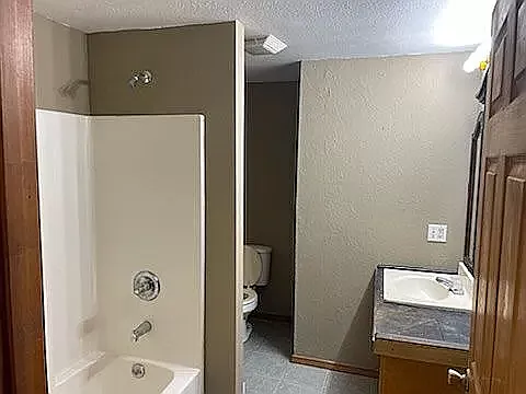 105 S Liberty St #B — Photo 5