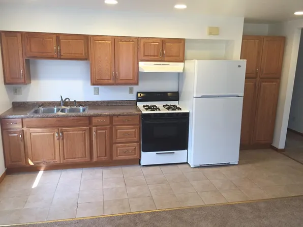 420 N Broad St, Griffith, IN 46319