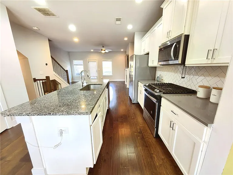 3797 Oxford Cir — Photo 9