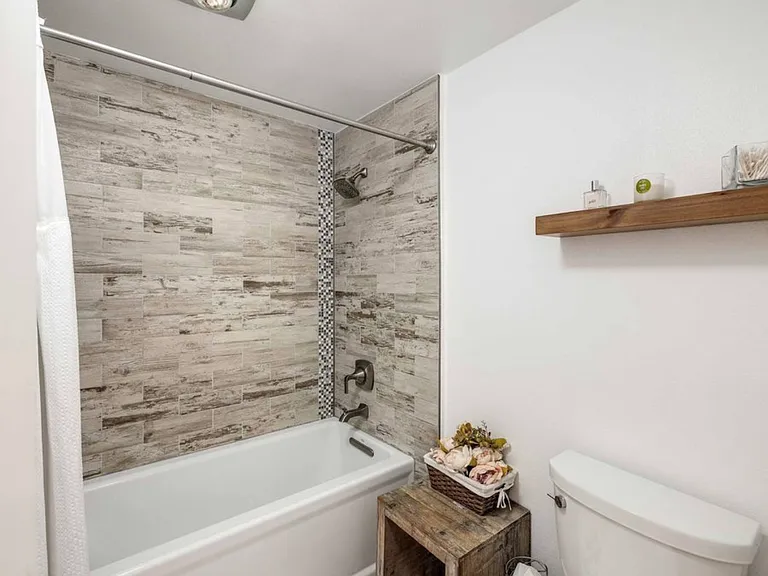 230 S Catalina Ave #301 — Photo 10
