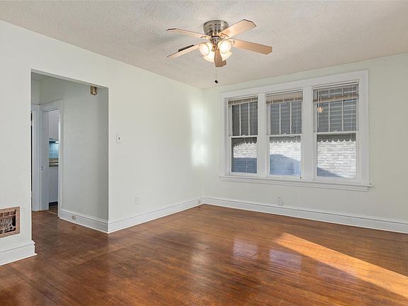 4th image of 4953 Holly Hills Ave #A