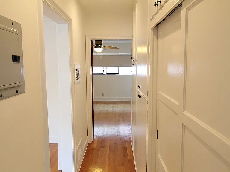 632 N Sweetzer Ave #8 — Photo 8