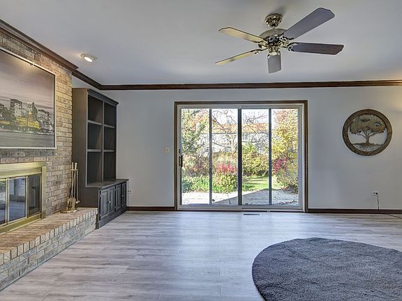 3rd image of 900 Acorn Dr