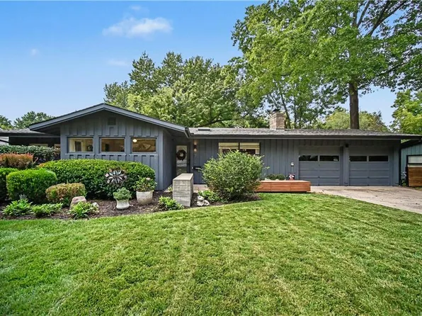7704 Tomahawk Rd, Prairie Village, KS 66208
