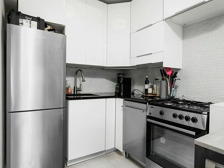 166 E 35th St #7A — Photo 9