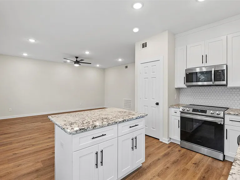 7709 Saint Louis St #A — Photo 5