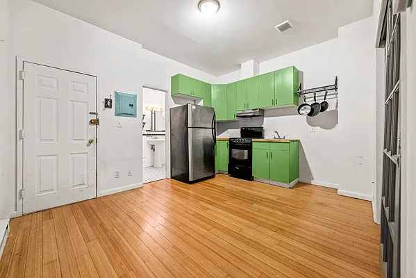 Rented by CCM Property Management LLC | media 7