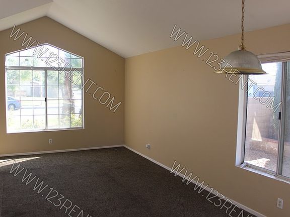 4th image of 601 Esther Dr