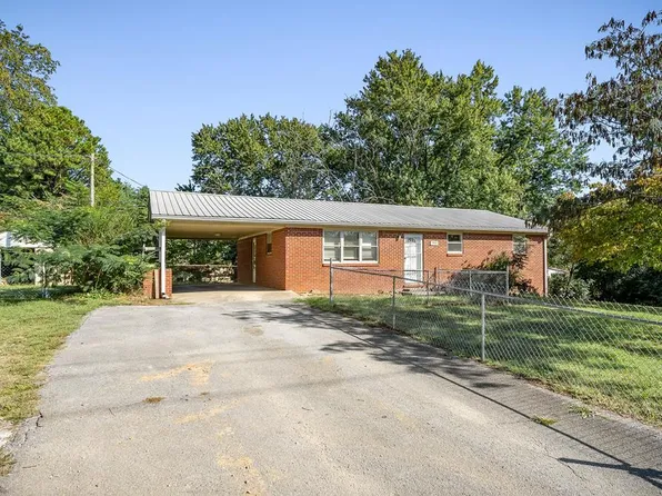 1991 Mine Lick Creek Rd, Cookeville, TN 38501