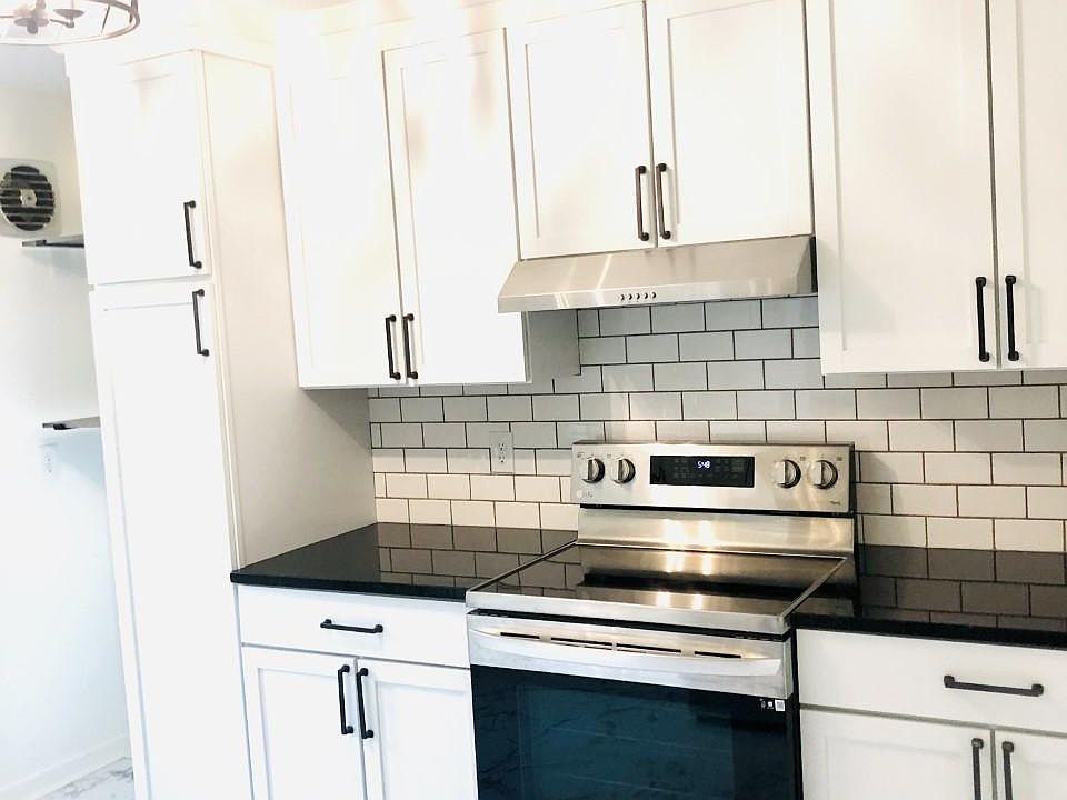 1st image of 2340 Lakeview Ave