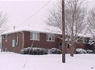 1365 Plymouth Rd, Mason City, IA 50401
