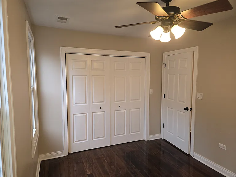 7948 S Escanaba Ave #3 — Photo 14