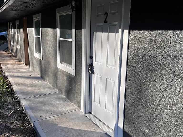 720 Lincoln Ave #2 — Photo 3