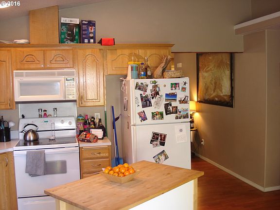 5th image of 1120 SE 188th Ave