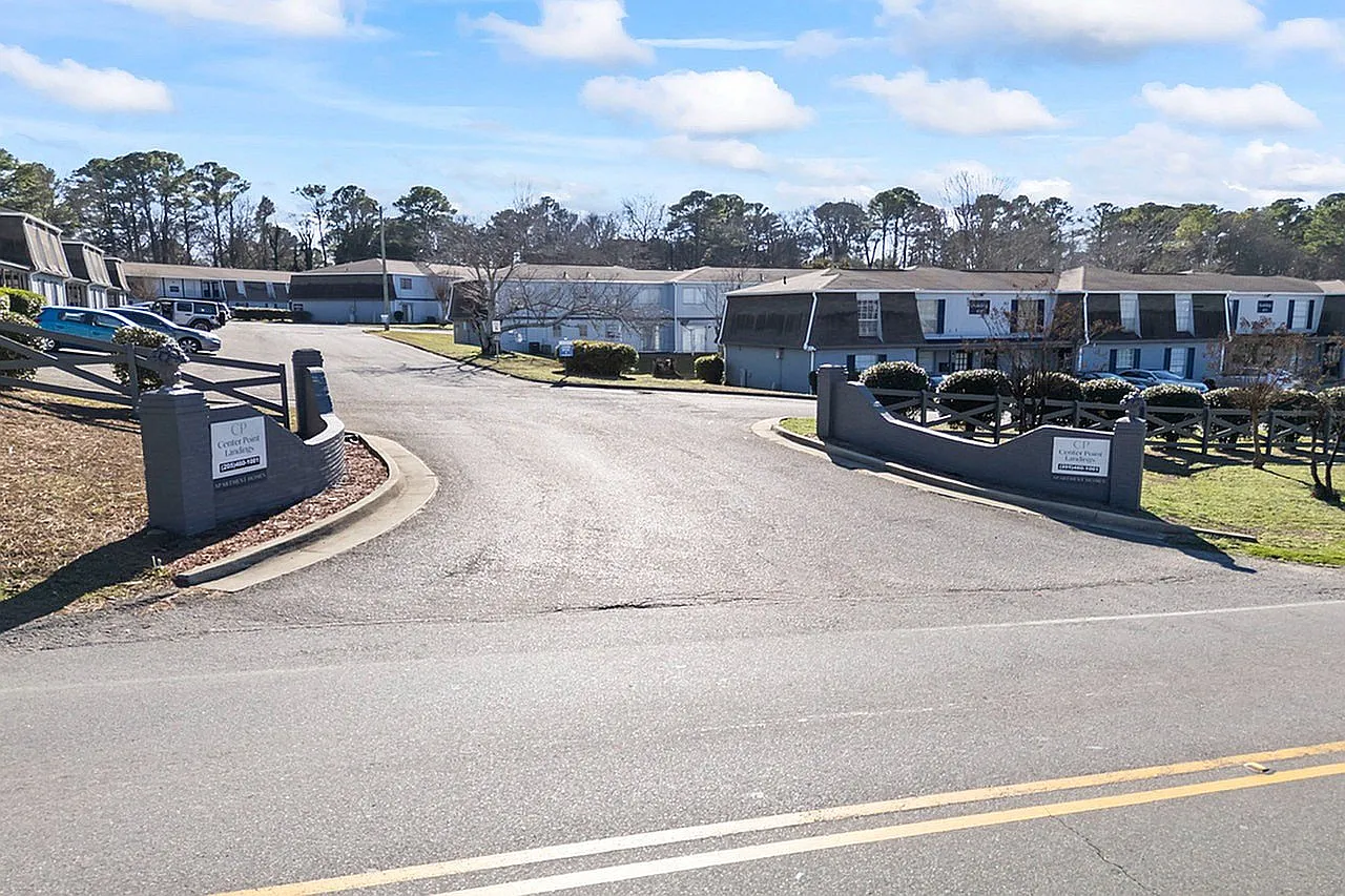 Center Pointe — Photo 3
