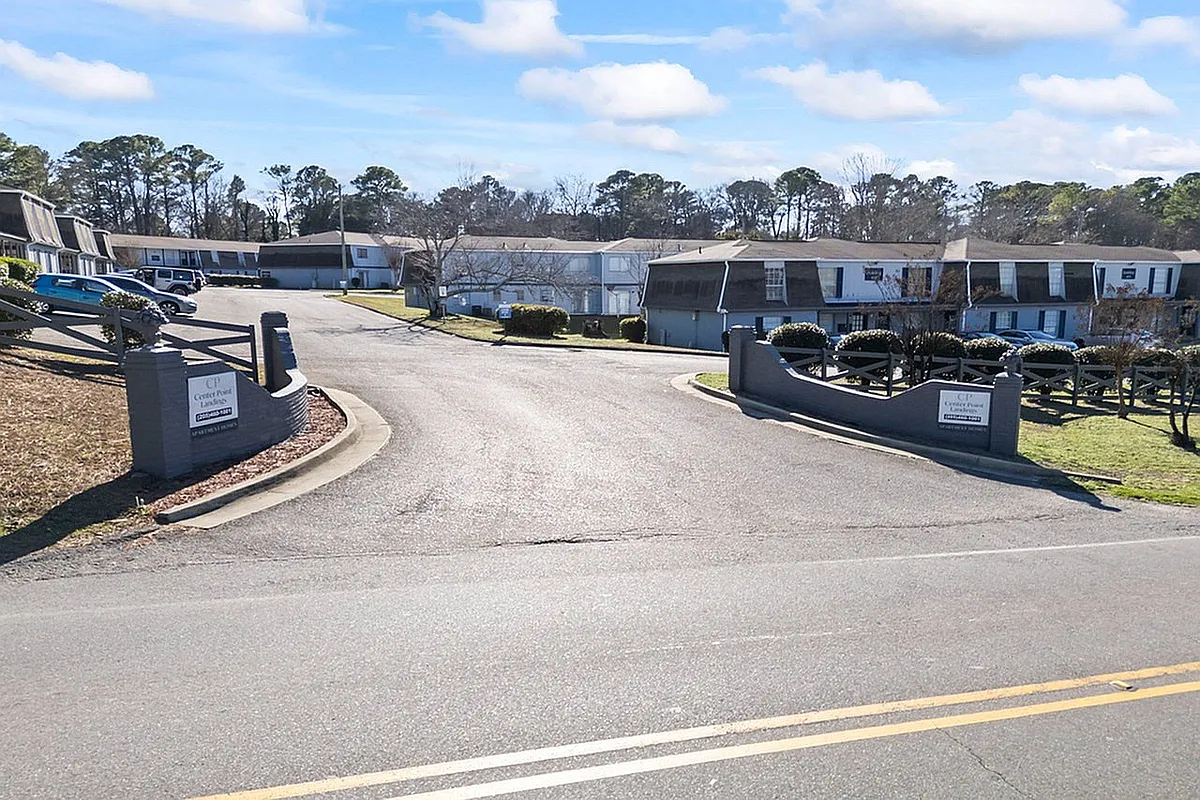 1-Center-Point-Landings-149D-1 - Center Pointe
