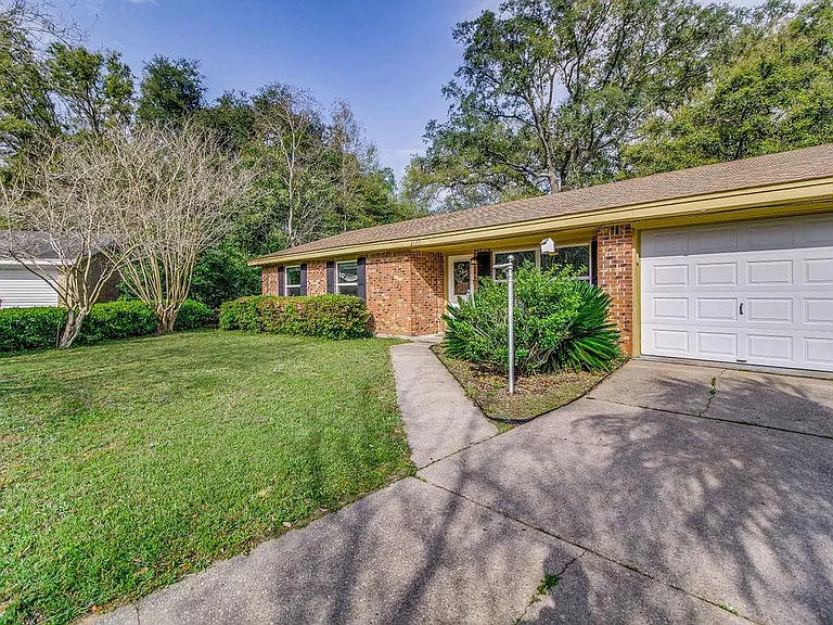 2172 Atwood Dr — Photo 2