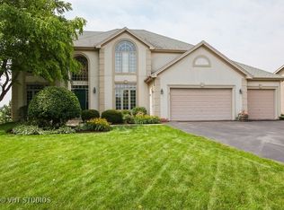 272 Westhaven Cir, Geneva, IL 60134