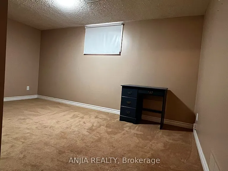 1299 Shamir Cres #BASEMENT — Photo 5