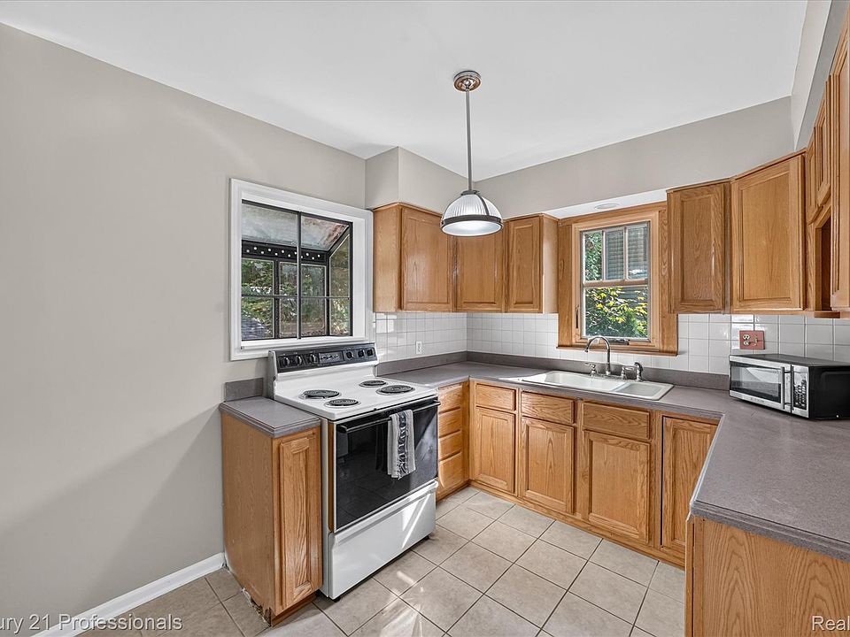 234 N Rogers St, photo 16