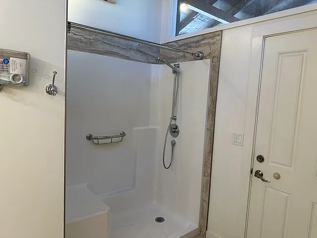 1024 Rambling Rd — Photo 24