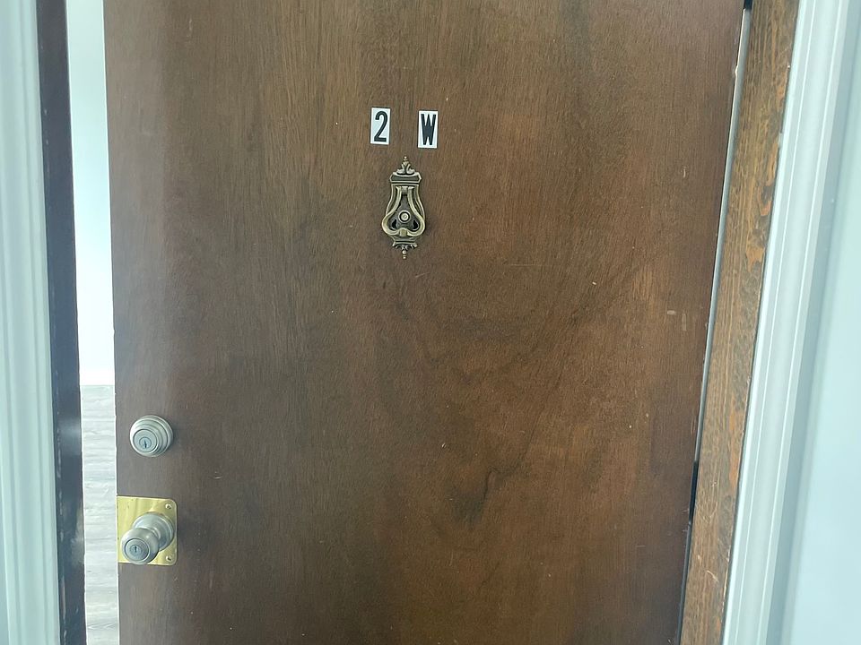 1st image of 12 N Craig Pl APT 2W
