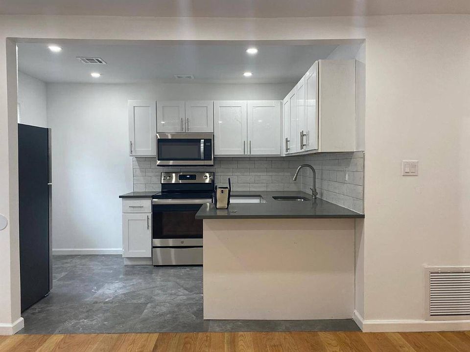1st image of 10726 Watson Pl