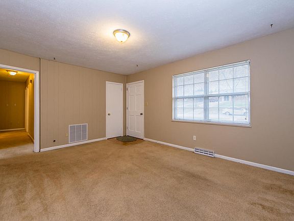 2nd image of 3506 Brookfield Ln