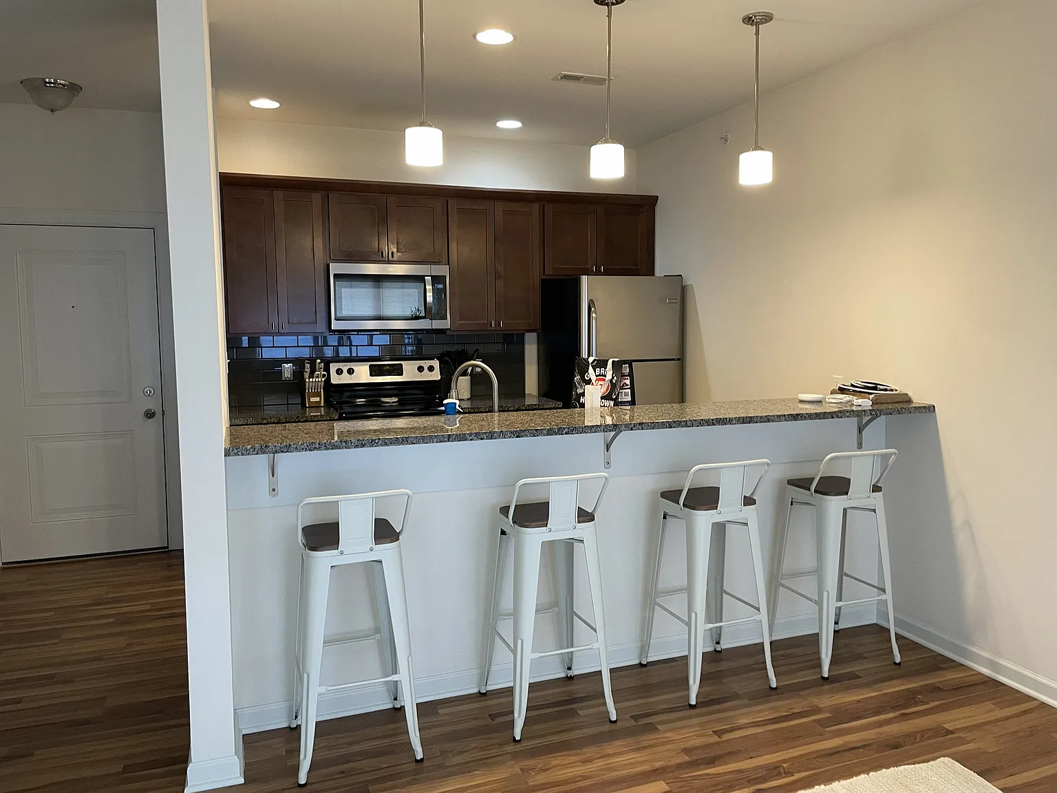 1 bed, 810 sqft, $1,395 — Photo 2