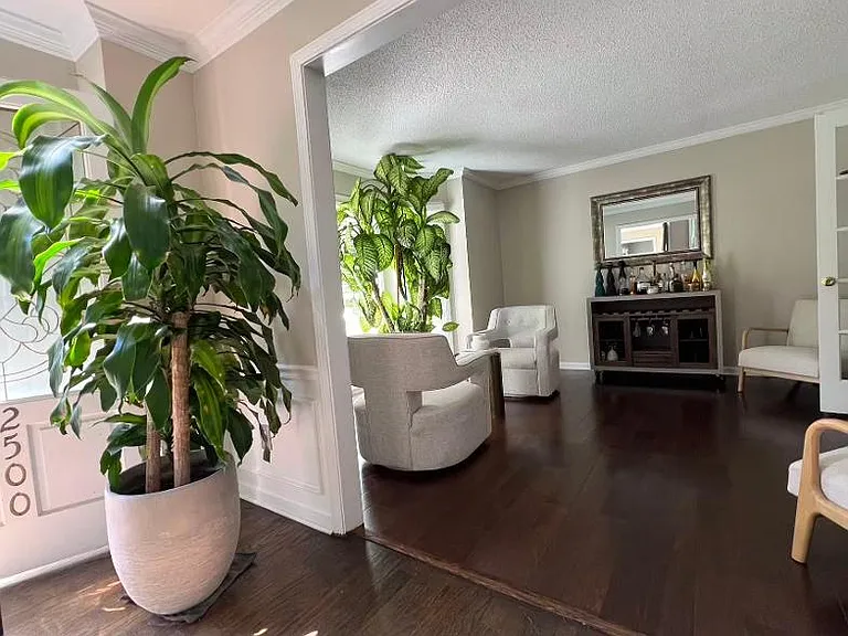 2500 Courts Dr — Photo 8