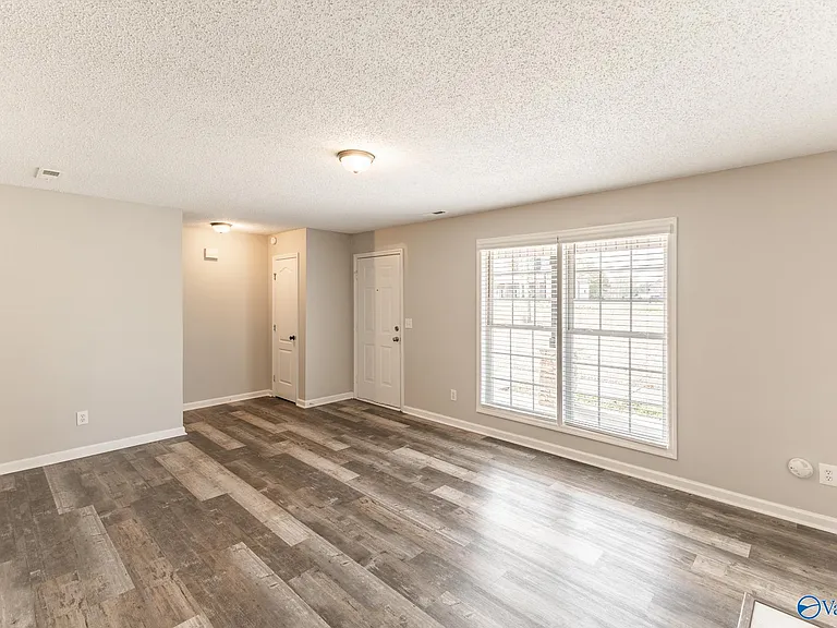 6975 Wall Triana Hwy — Photo 7