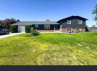 416 W Grandview Ave, Sunnyside, WA