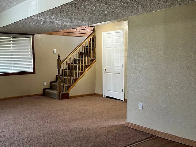 942 W 3rd Ave — Photo 8