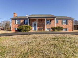 211 Robin Dr, Lynchburg, VA 24502