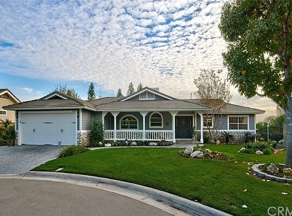 Ideal private cul-de-sac setting!