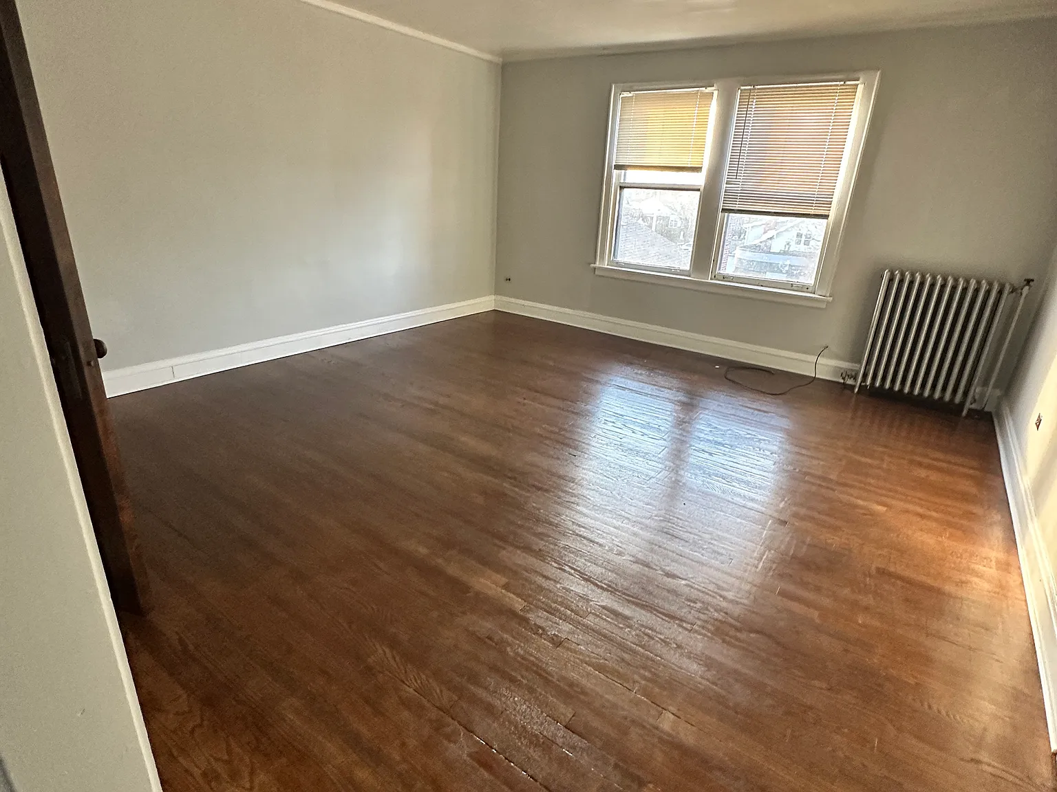 Studio, 700 sqft, $935 — Photo 2