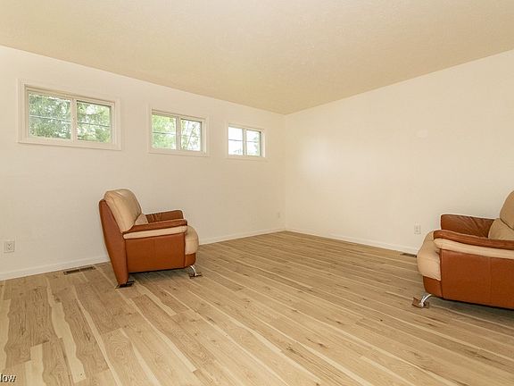 5th image of 7125 Woodland Ave
