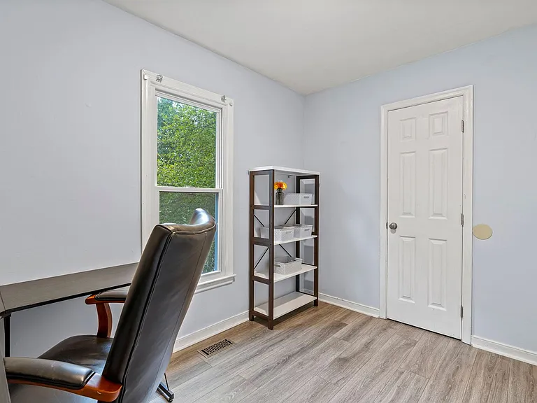 5048 Glen Tara Dr — Photo 16