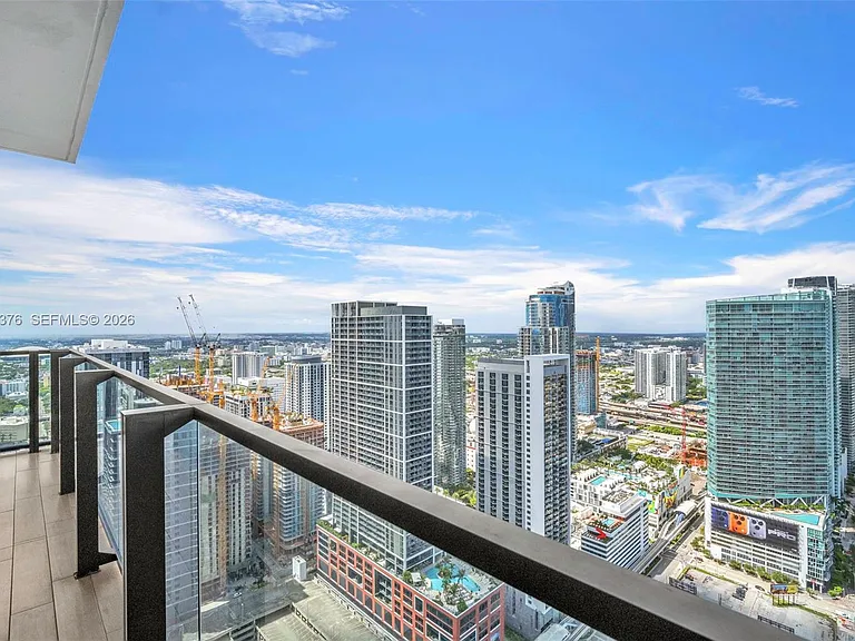 398 NE 5th St #Penthouse 4701 — Photo 36