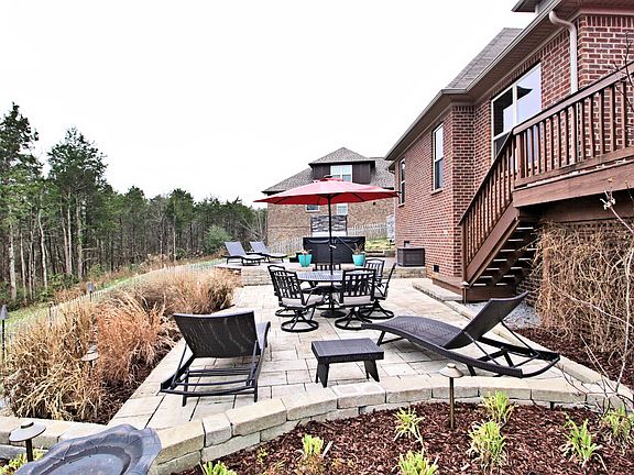 3rd image of 537 Fort Lee Ct
