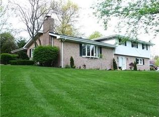 4 Lindsay Dr, Beaver Falls, PA 15010