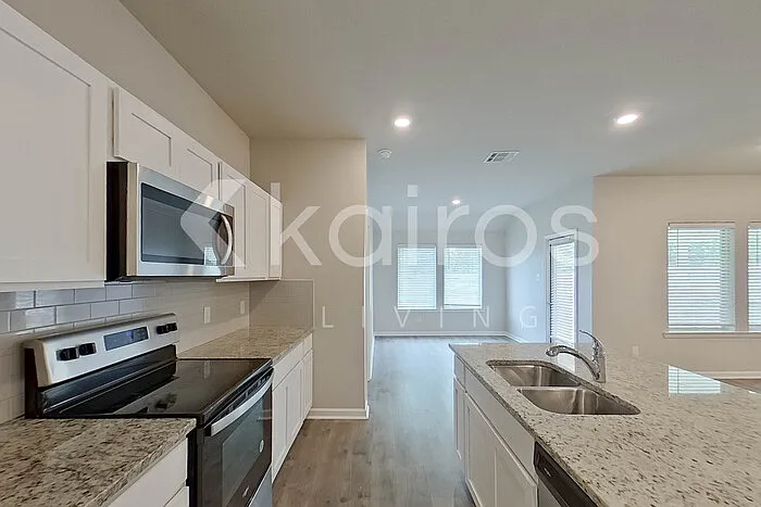 124 Yardley Ct — Photo 9