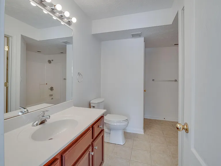 4300 Clearwater Way #4300 — Photo 6