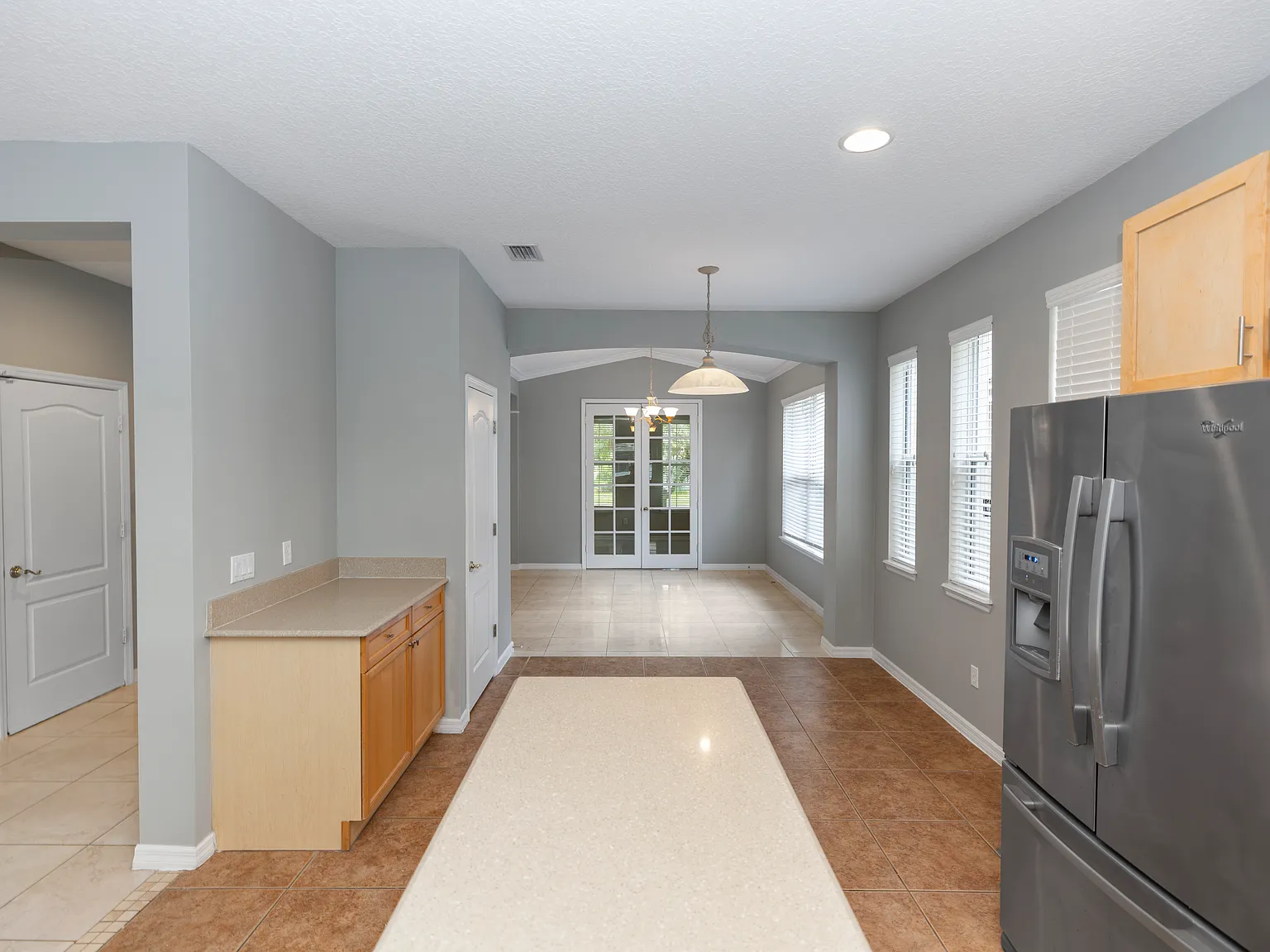 3 bed, 2088 sqft, $2,750 — Photo 4