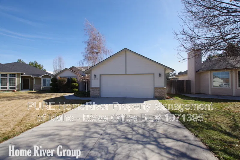 1950 N Pilgrim Ave