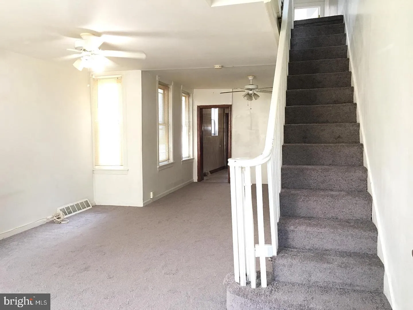 2349 Dickinson St photo 1