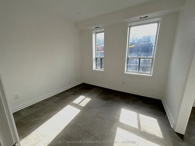 792 College St #2 — Photo 8