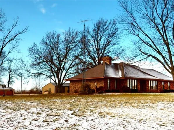 17053 S 1200th Rd, Nevada, MO 64772