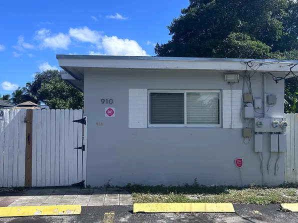 910 NW 3rd Ave #3, Hallandale Beach, FL 33009