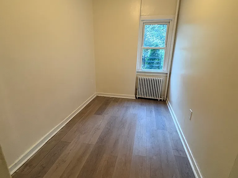 45 Winter Ave #1R — Photo 2